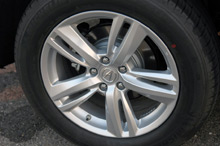 Автомобиль 2013 Acura RDX - колесо Автомобиль 2013 Acura RDX - колесо